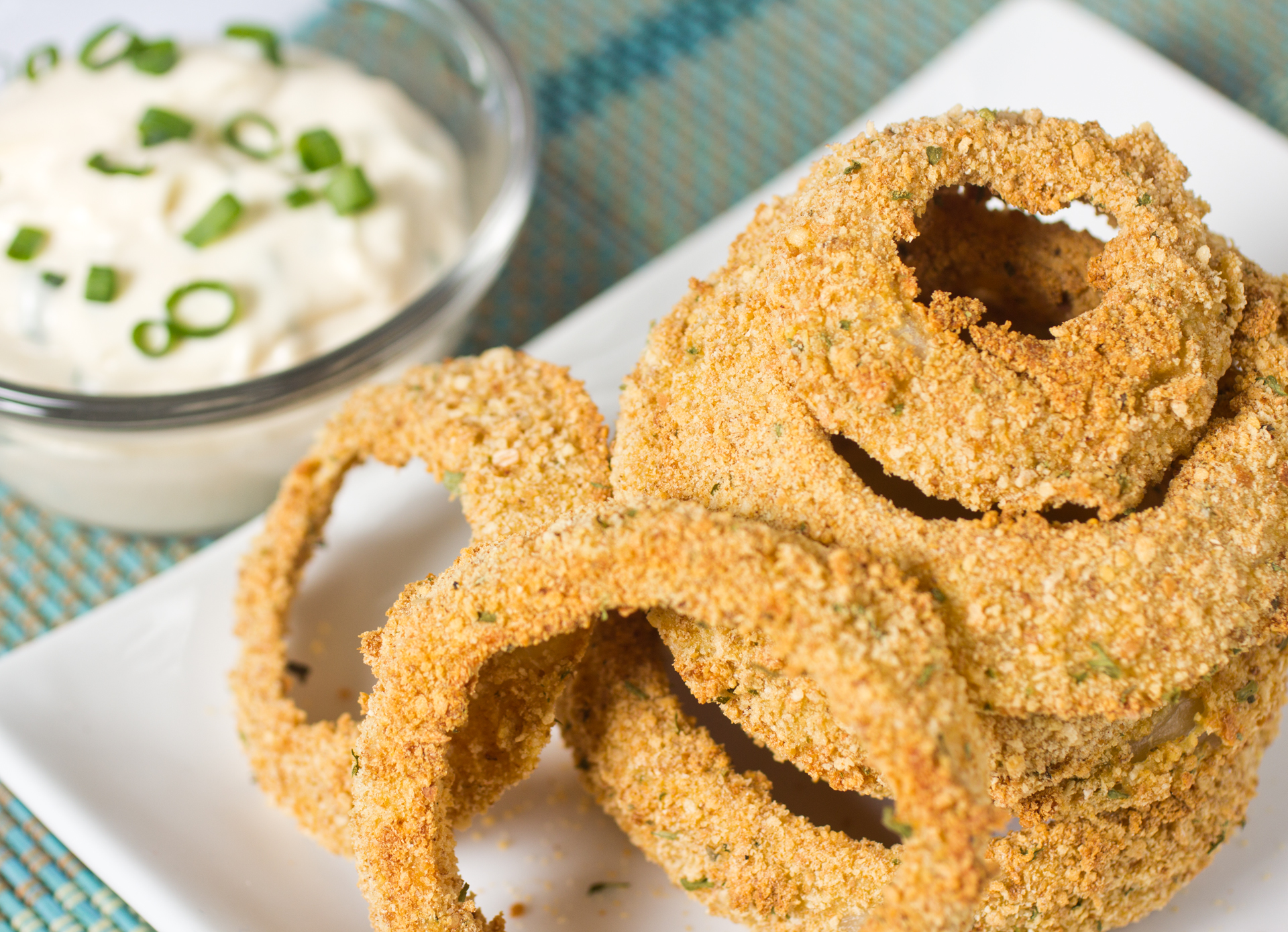 Crispy Baked Onion Rings with Roasted Garlic Dipping Sauce